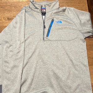 Men’s North Face quarter zip